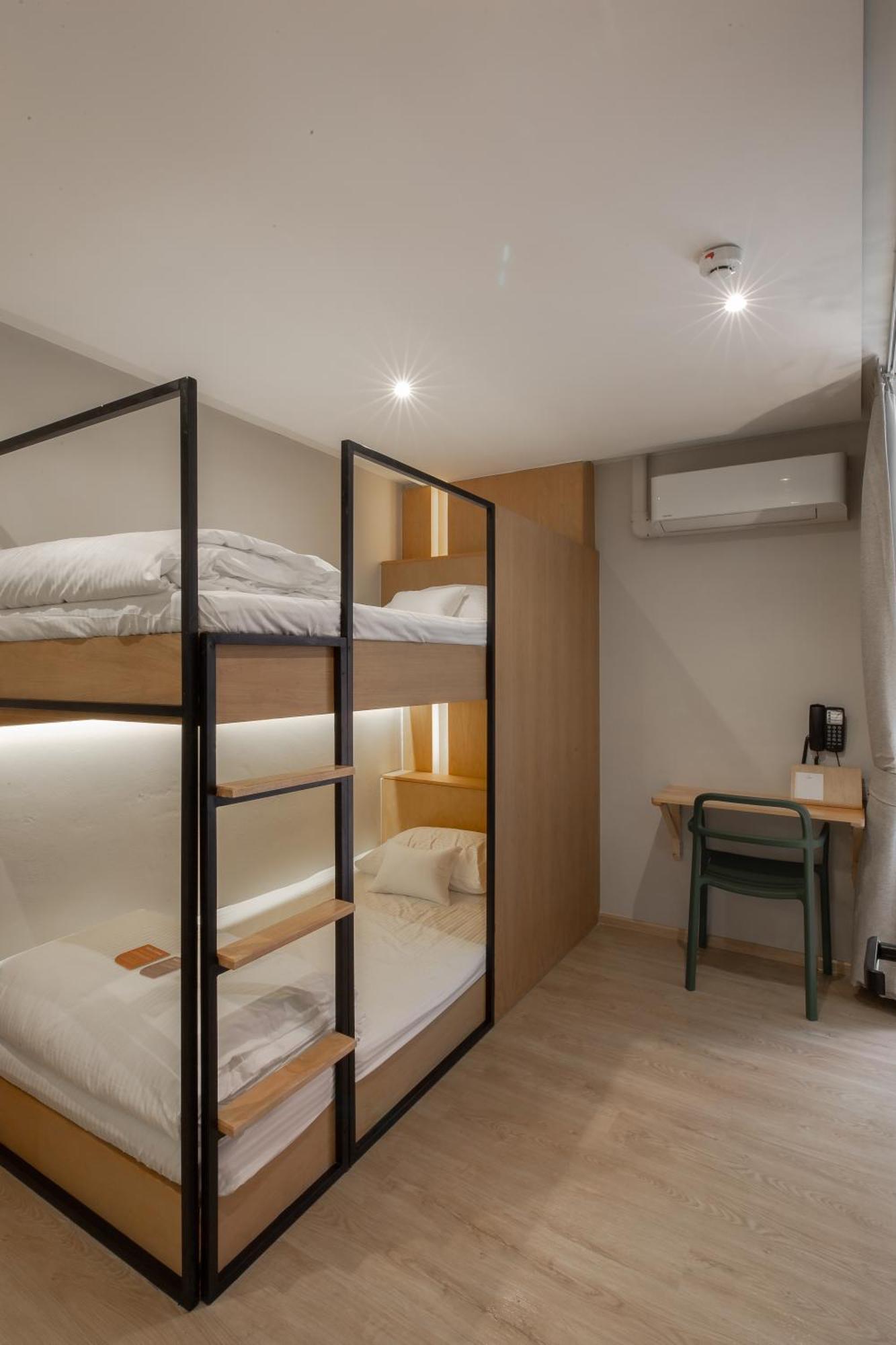 Double B Hostel Бангкок Екстер'єр фото