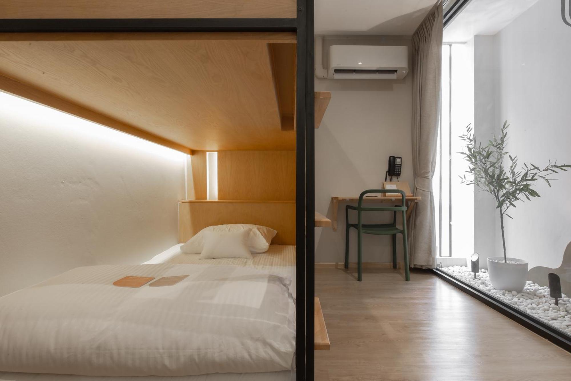 Double B Hostel Бангкок Екстер'єр фото